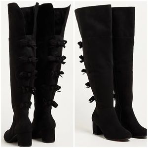 Torrid Bow Back Black Faux Suede Over the Knee Heeled Boots Size 8WW NWOT